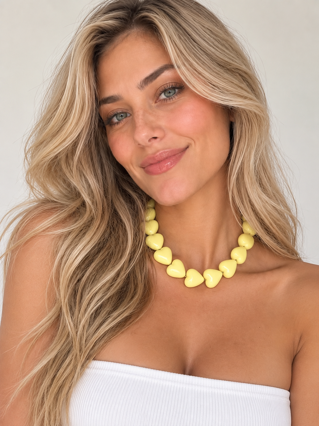 Collar Maxi Corazones Amarillo Pastel